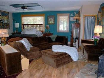 River House Bed And Breakfast Nine Mile Falls Buitenkant foto